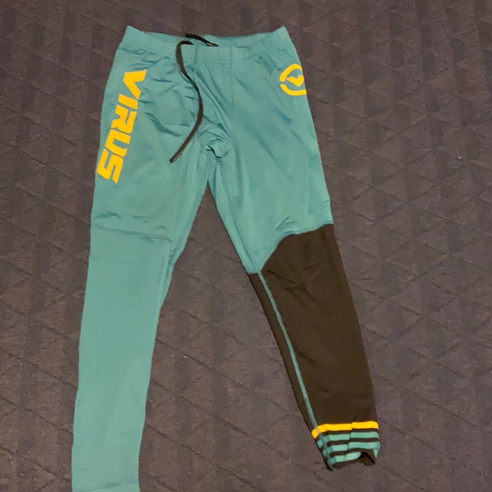 Virus Compression pants Men’s size medium